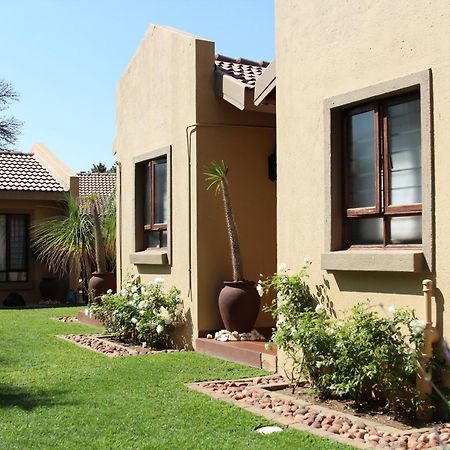 Micasa Sucasa Guesthouse Lephalale Ngoại thất bức ảnh